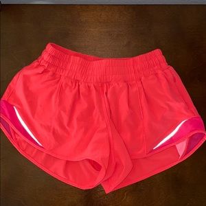 Lululemon hotty hot short *LOW-rise 2.5